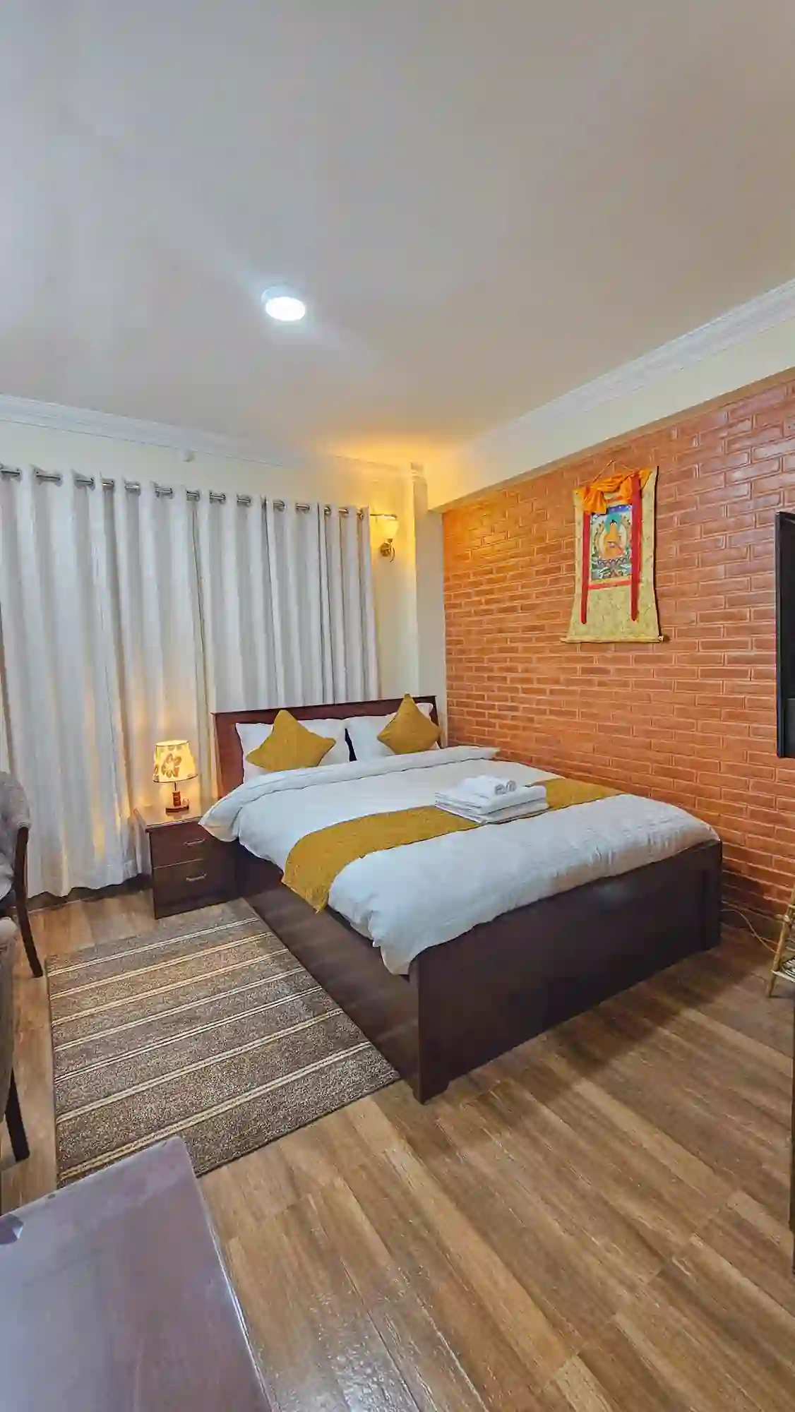 Room Detail